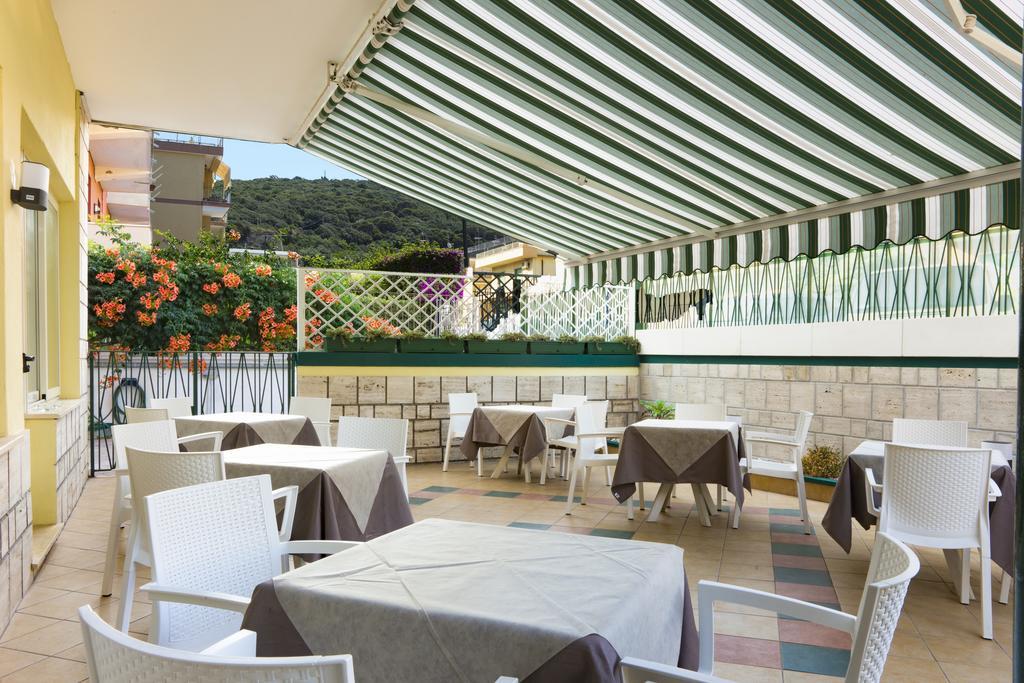 Hotel Viola Gaeta Exterior photo